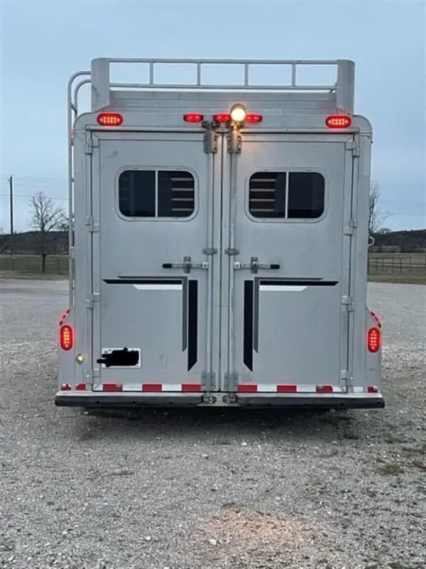 1999 Elite Custom 3 Horse Trailer for sale at Pauls Containers Ltd