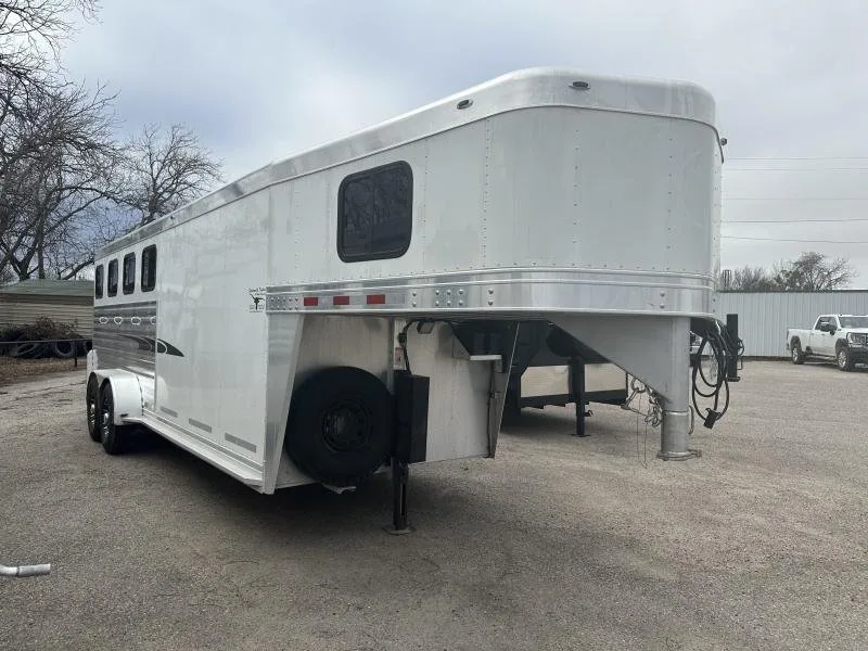 2004 Cherokee Trailers 4H GN Horse Trailer for sale at Pauls Containers Ltd