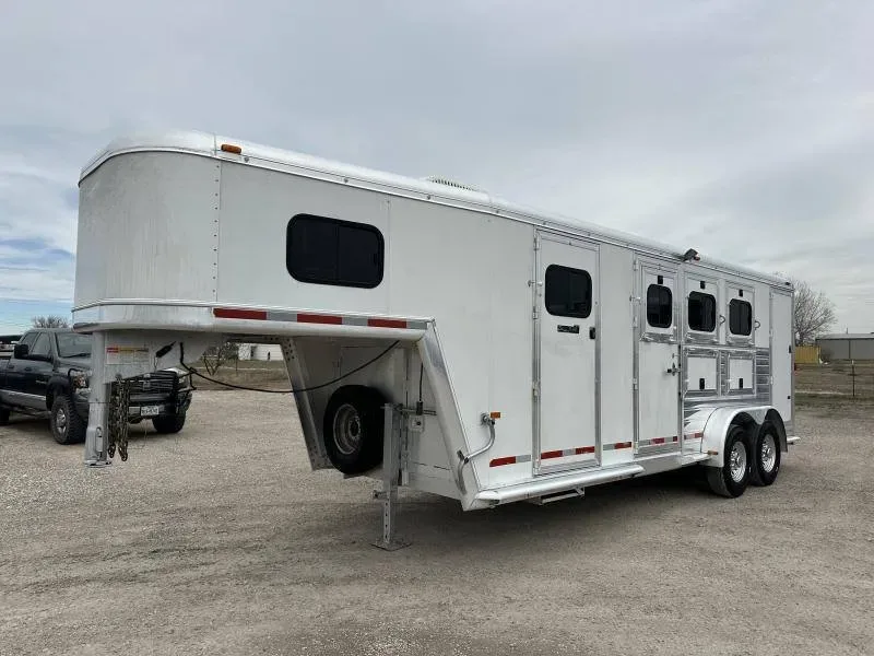 2004 Hart Trailers 3H GN Weekender Horse Trailer for sale at Pauls Containers Ltd