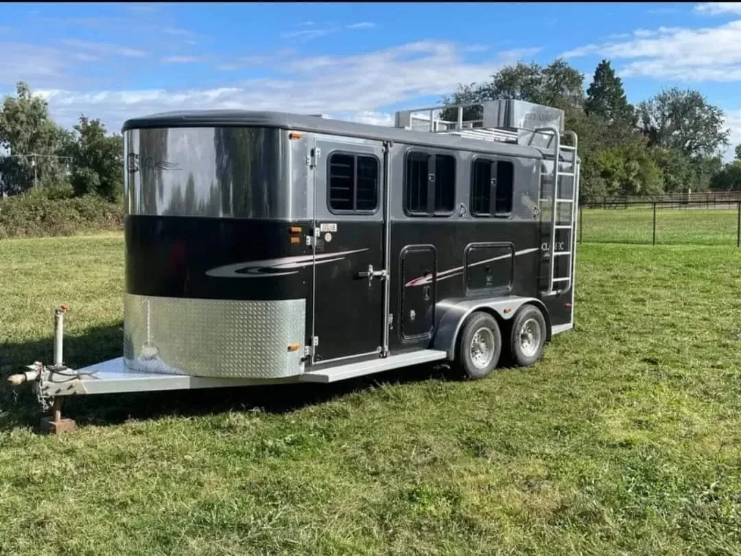 2005 classic aluminum 3 Horse monarch 16 foot for sale at Pauls Containers Ltd