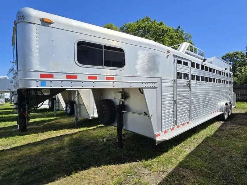 2006 C&C 4 Horse Gooseneck Trailer for sale at Pauls Containers Ltd