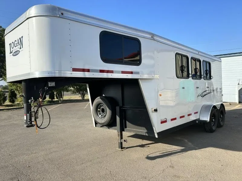 2022 Logan Coach Crossfire 3 Horse Gooseneck for sale at Pauls Containers Ltd